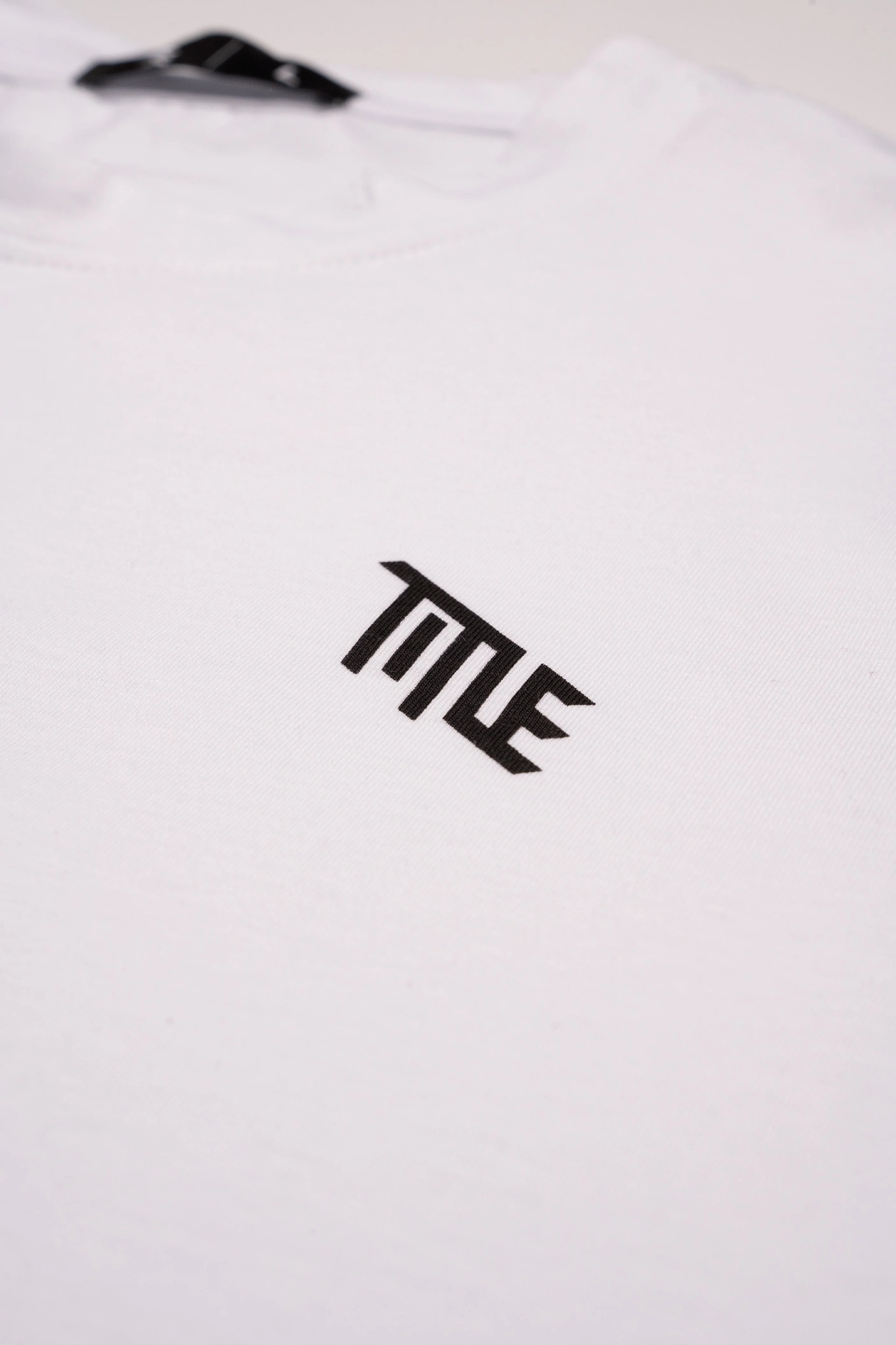 Title Essential Midweight T-Shirt - Image 4